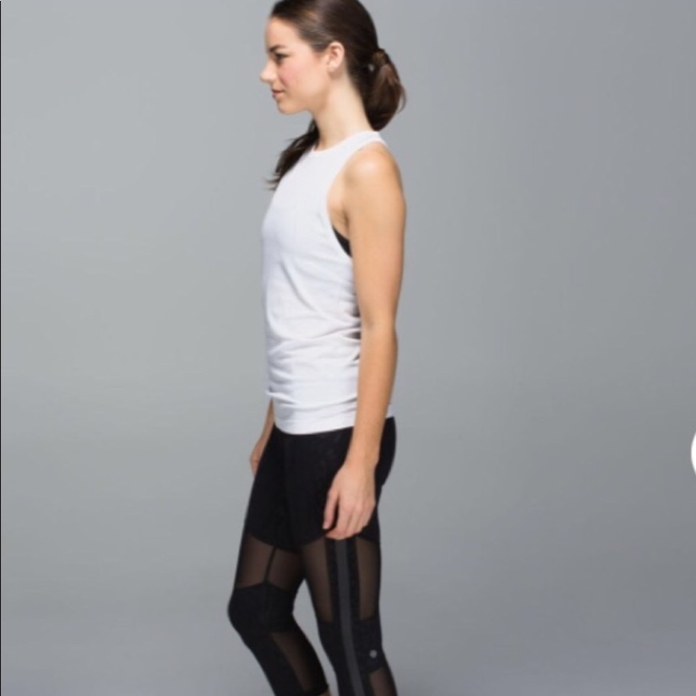 Lululemon Mesh With Me Crop size 6